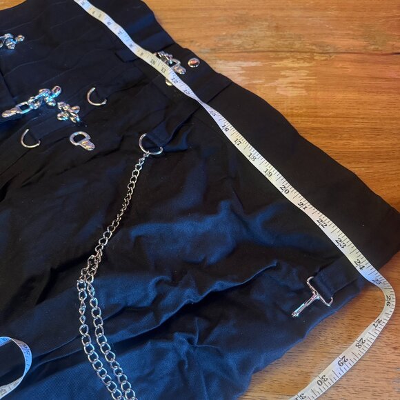 🖤 Men’s Black Utility Kilt w/ Chains & Cargo Pockets — Size 50 (NEW) - Picture 10 of 10